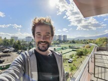 Selfie-prover, ultrabredt läge - f2.4, ISO 50, 1222s - Huawei Mate 40 Pro recension